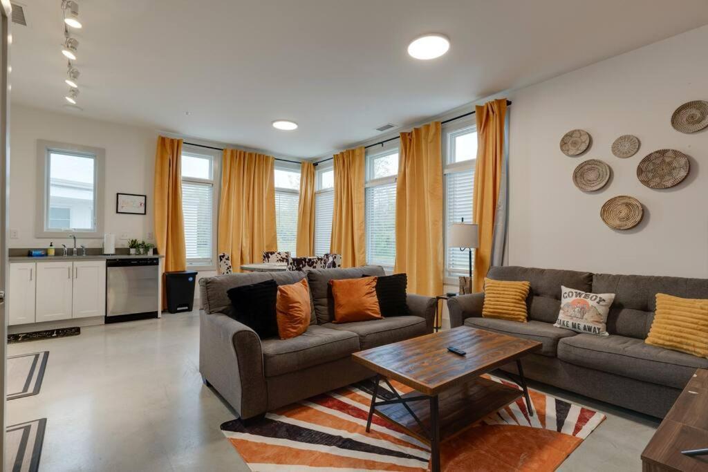 נאשוויל Chic Condo, 2Mi To Downtown, Sleeps 8, By Geodis מראה חיצוני תמונה